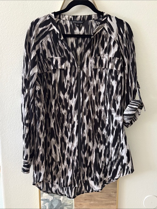 Rock & Republic Jackets & Blazers - Rock & Republic Black and White Abstract Print Button-Down Shirt
